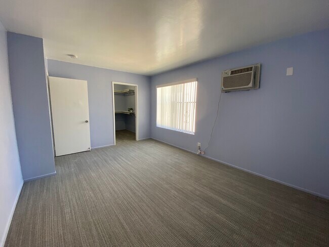 Vestidor en el dormitorio principal - 616 Tularosa Dr