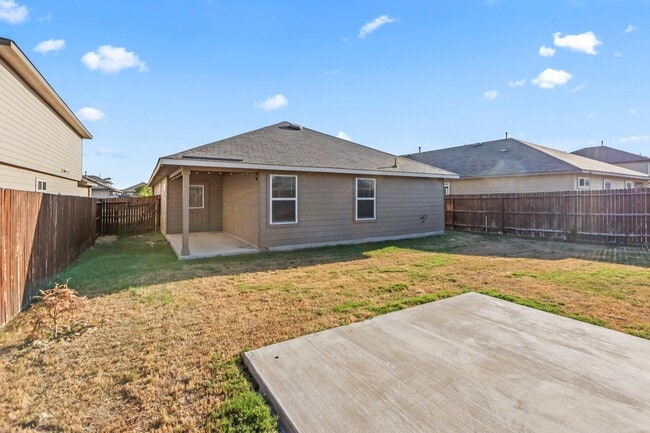 Foto del edificio - 13349 Bearded Flt