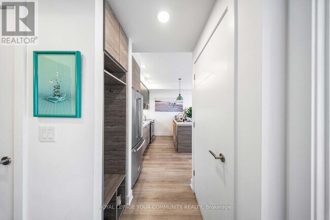 Building Photo - 484 Spadina Ave.