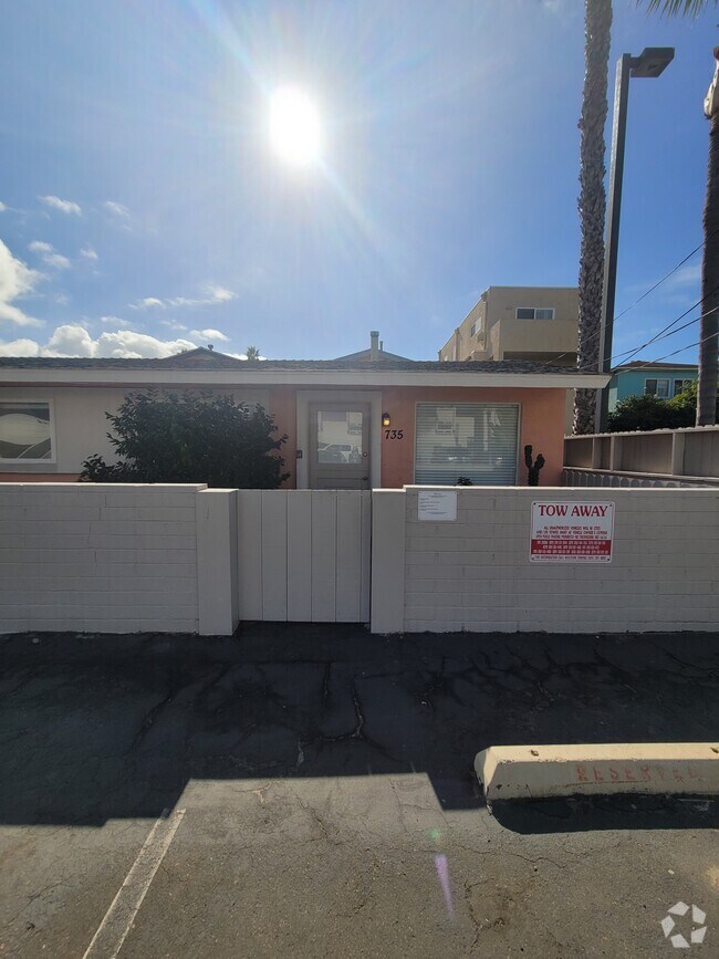 Apartments for Rent in 92109