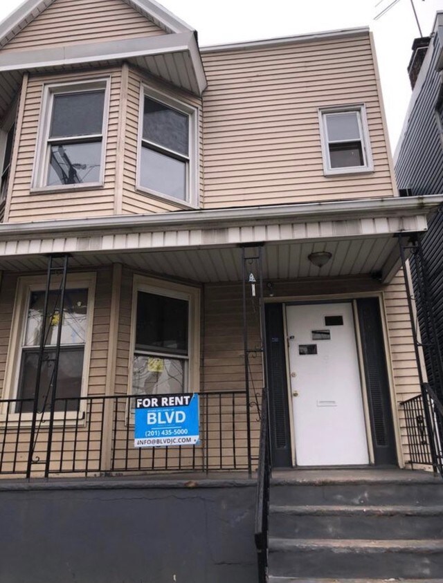 Primary Photo - 9 Pollock Ave
