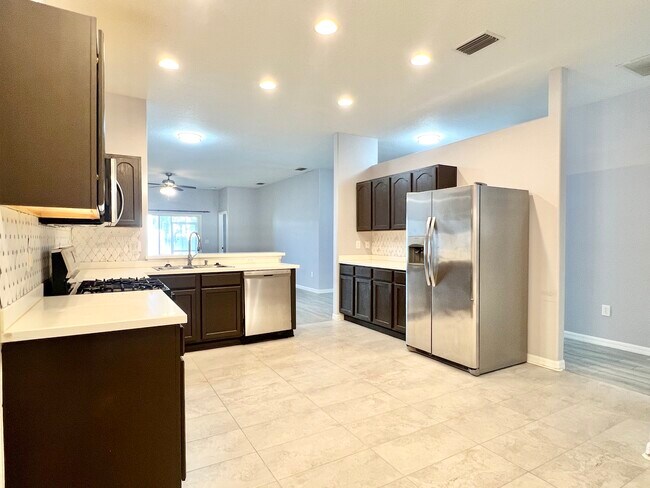 Foto del edificio - 1131 Zephyrhills Byp