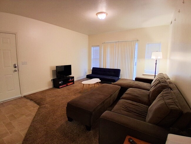 Foto del edificio - 416 N Seven Peaks Blvd