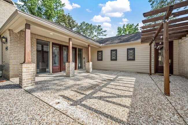 Foto del edificio - 3202 Breezy Pines Ct