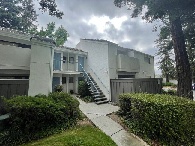 Foto del edificio - 1055 N Capitol Ave