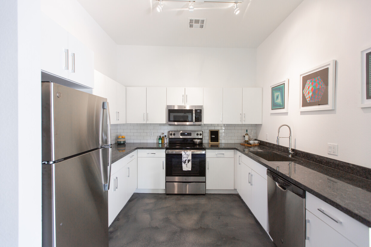 2 Bed - Premium - 3625 N 16th St