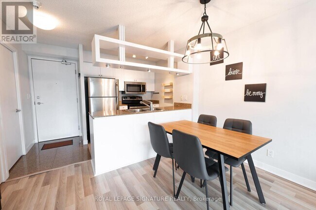 Building Photo - 81 Navy Wharf Ct