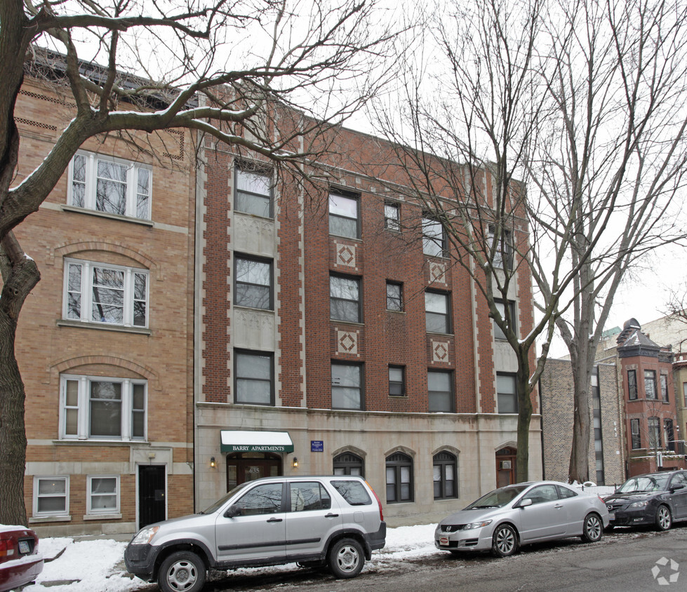 Barry Apartments Chicago, IL
