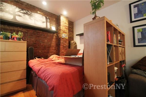 Building Photo - 328 E 95th St