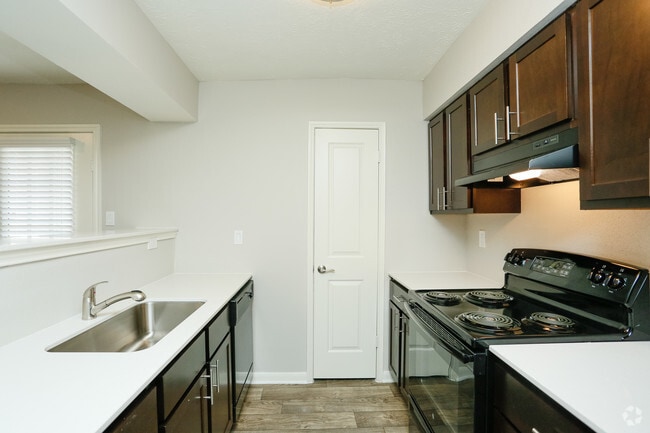 1157SF - 2BR - Kitchen - Park Terrace Apartments