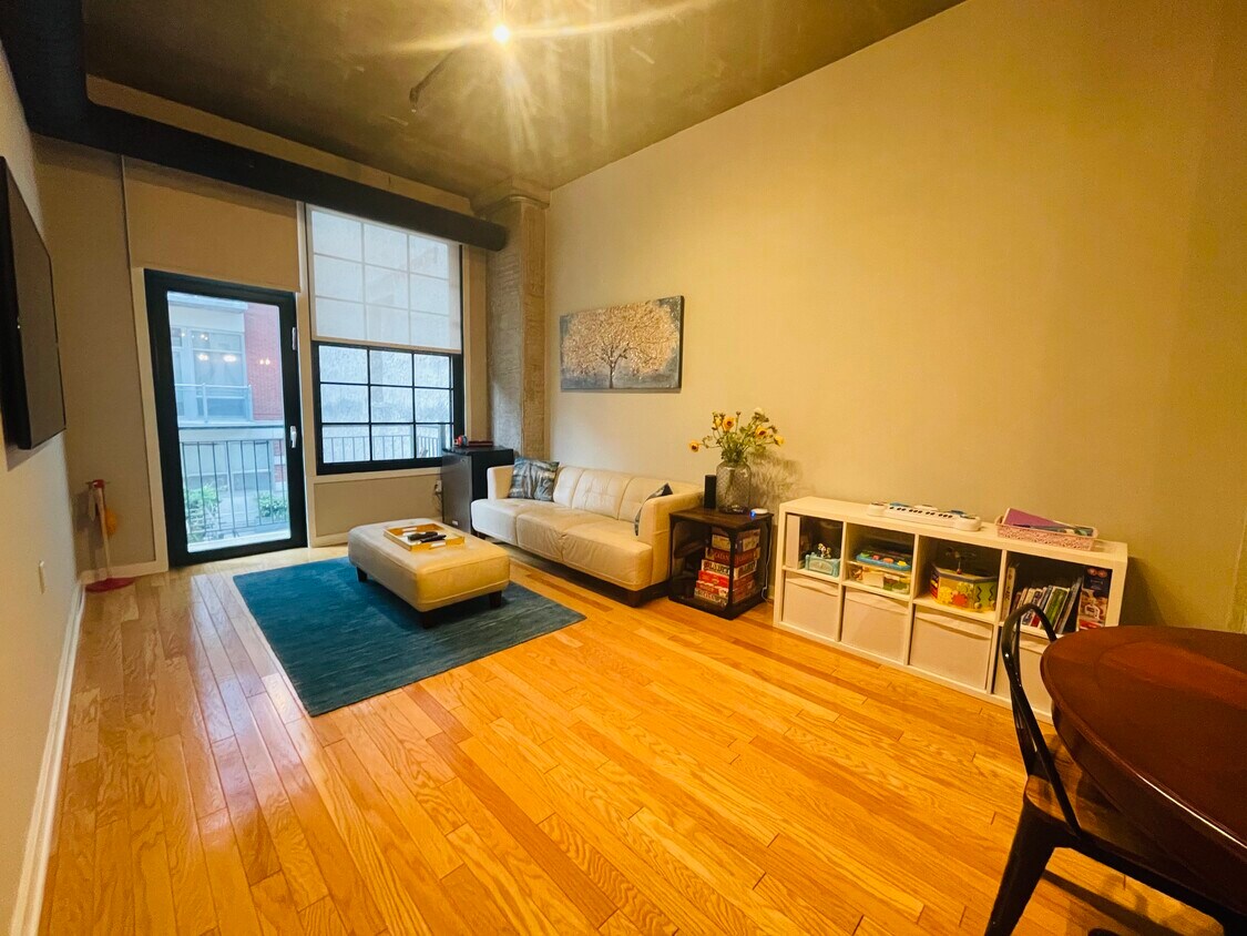 Primary Photo - 112 N 2nd St