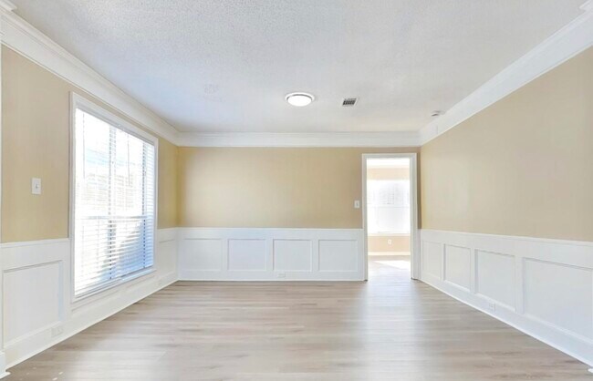 Foto del edificio - Available Now