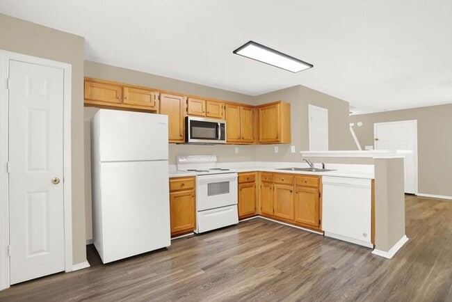 Building Photo - Two Story 2-bd/ 1.5-ba Southaven Townhome ...