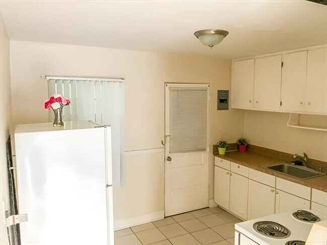 Foto del edificio - 212 E Drury Ave