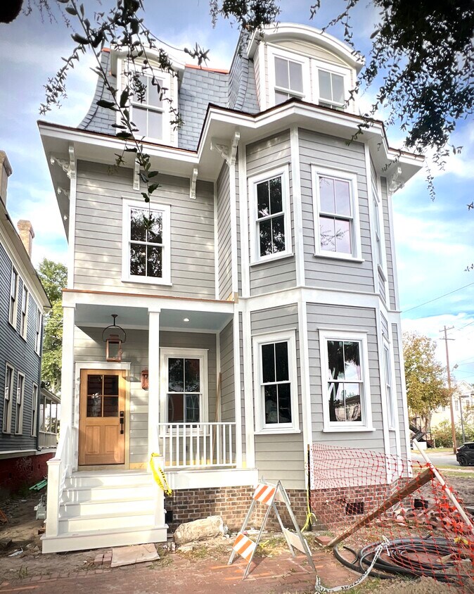 Primary Photo - 120 E Duffy St