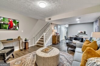 Building Photo - 1695 Wynndowne Trail