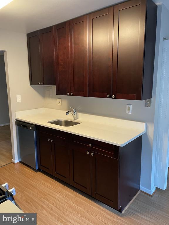Foto del edificio - 8717 Hayshed Ln