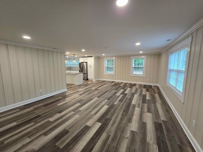 Foto del edificio - 3500 University Station Rd