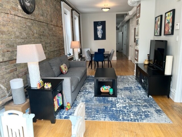 Foto principal - 1746 W Beach Ave