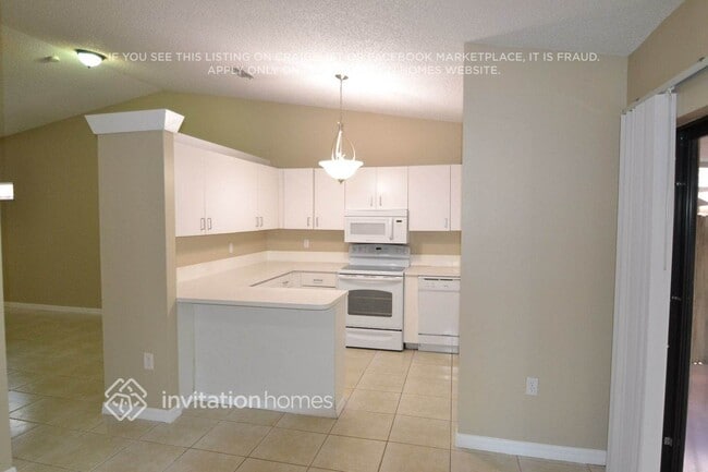 Foto del edificio - 10215 NW 126th St