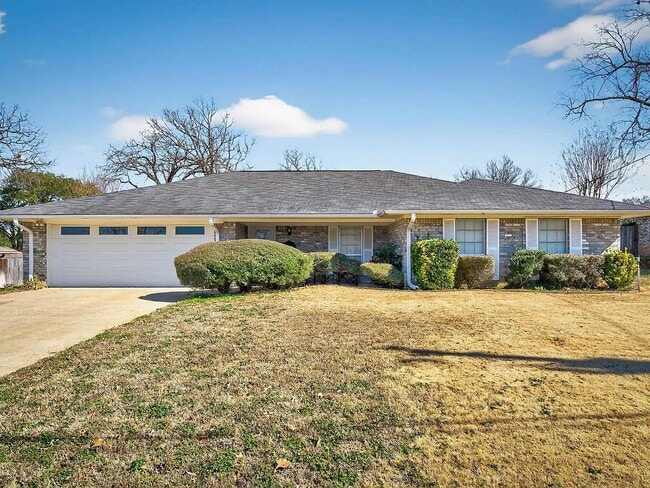 Building Photo - 3004 Evangeline St