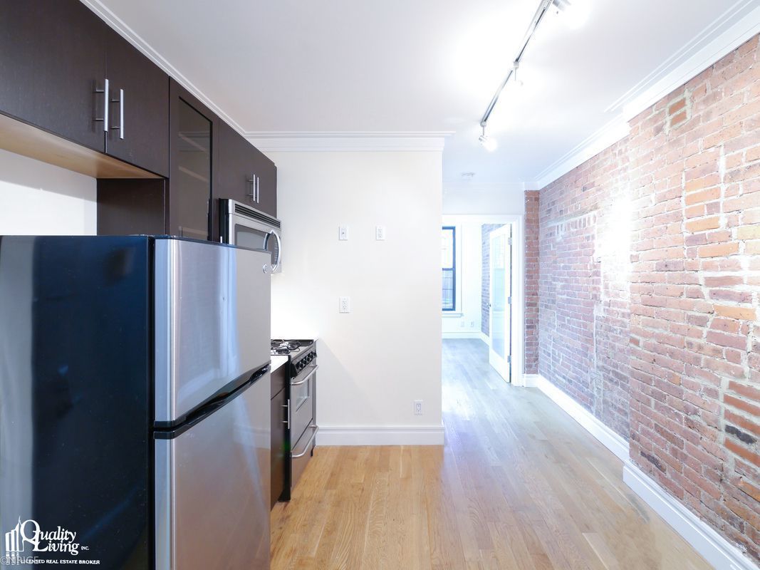 Primary Photo - 247 Broome St