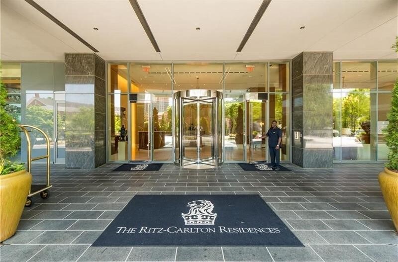 Foto principal - 3630 Peachtree Rd NE