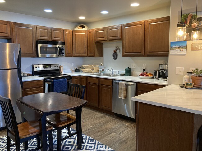 Kitchen - 2238 Baxter Ln