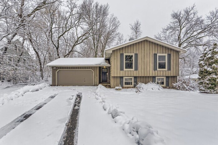 Primary Photo - 12505 26th Ave N, Plymouth, MN, 55441