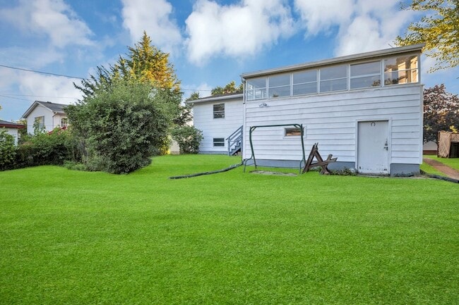 Foto del edificio - 7031 Glenwood Ln