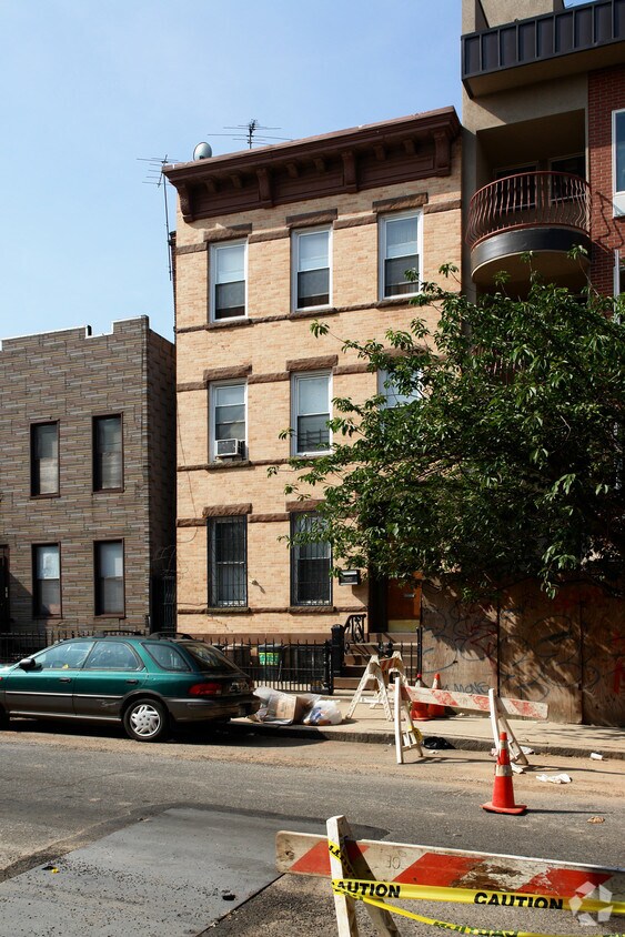 Building Photo - 232 16th St