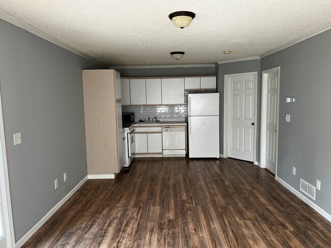 Building Photo - 109 Cypress Dr