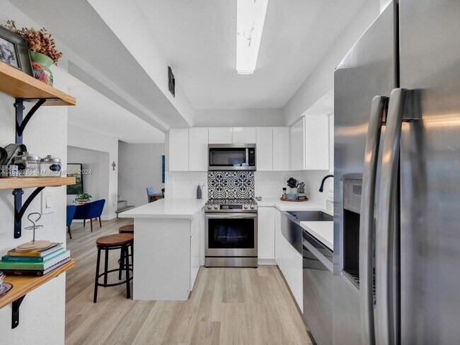 Foto del edificio - 965 NE 80th St