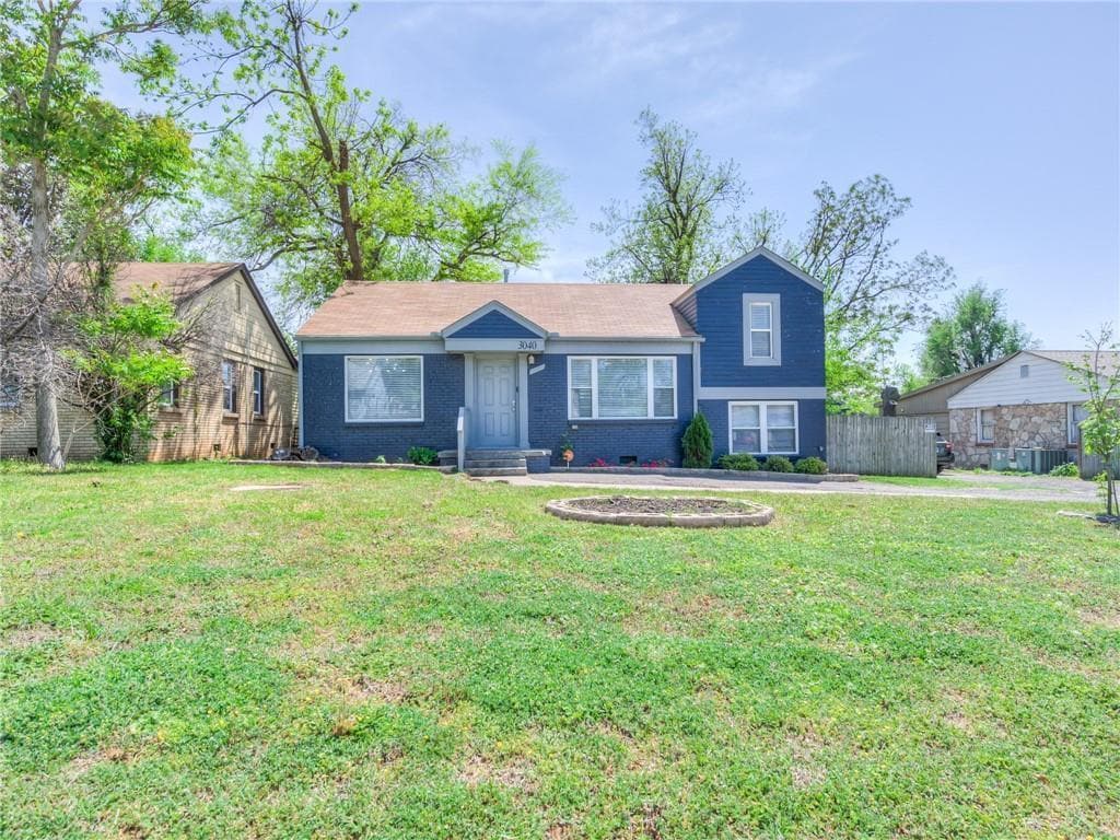 Photo - 3040 NW 11th St (Oklahoma City, OK)