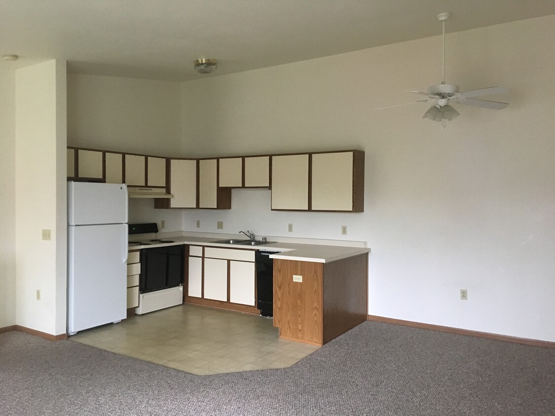 Primary Photo - 308 Murdock St