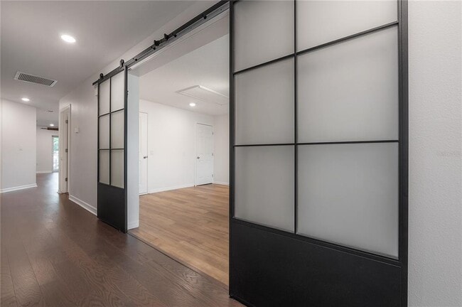 Building Photo - 4022 N Marguerite St