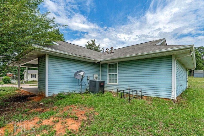 Building Photo - 131 Sherwood Loop