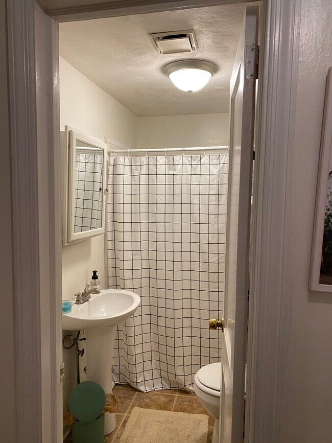 Foto del edificio - 1104 Progress St NW