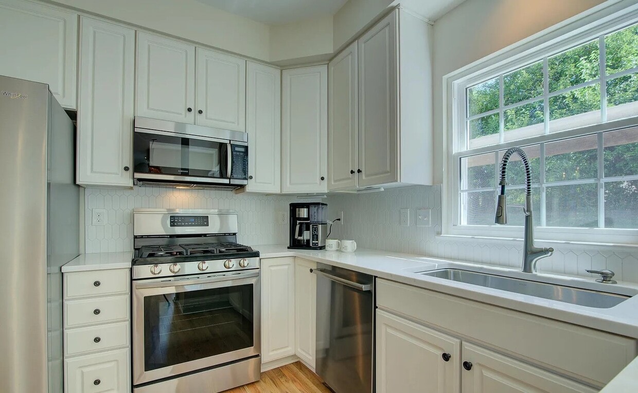 Building Photo - 20534 Norwich Pl