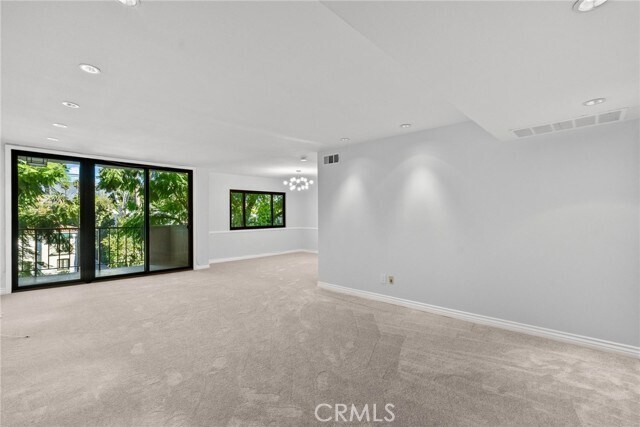 Foto del edificio - 330 W California Blvd