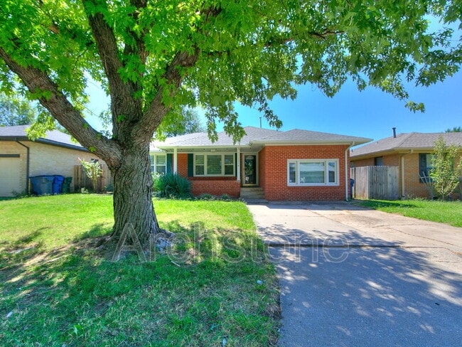 Building Photo - 1732 Carlisle Rd