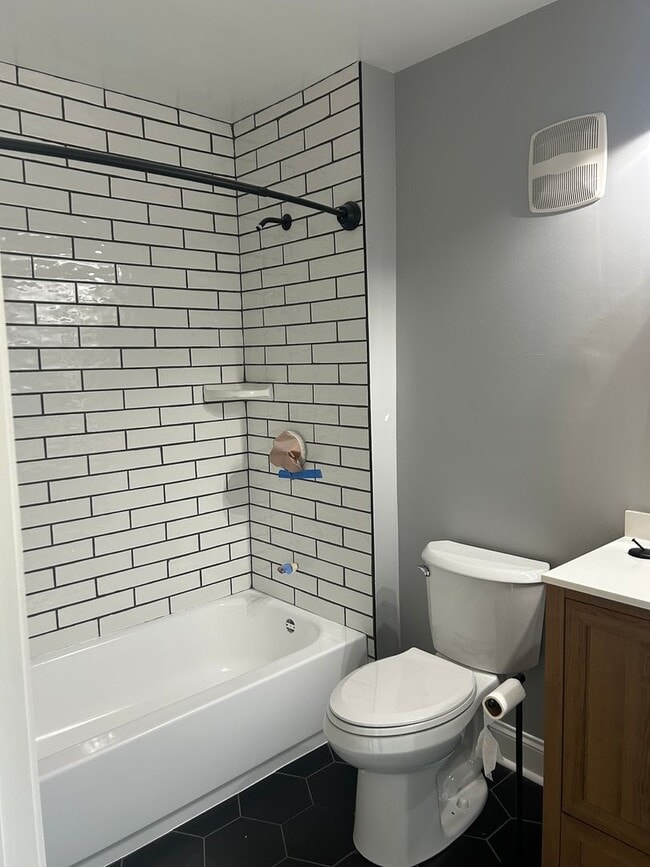 Photo - 07-102 Frady Apartments