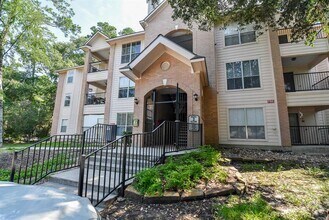 Building Photo - 8051 Bay Branch Dr