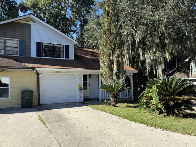 Building Photo - 151 Holland Park Cir