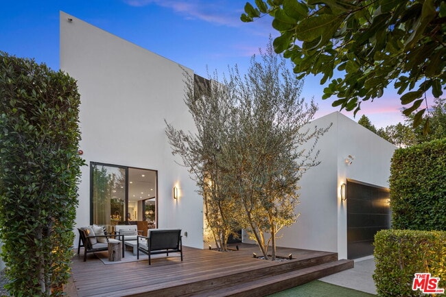 Foto del edificio - 133 N Edinburgh Ave