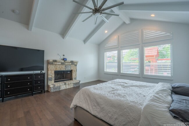 Foto del edificio - 3715 Coggeshall Ln