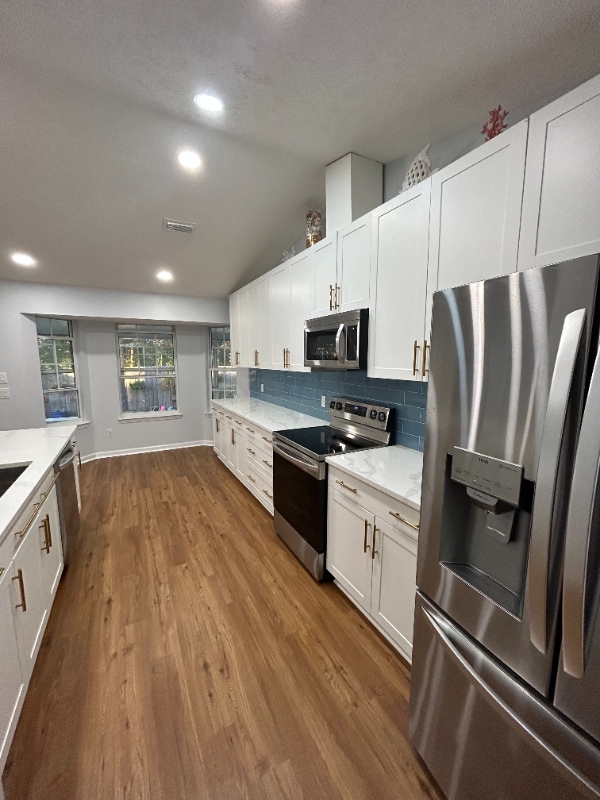 Foto del edificio - 331 Brady Way