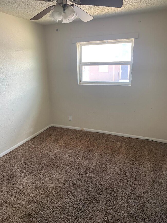 Foto del edificio - 4244 Burkburnett Rd