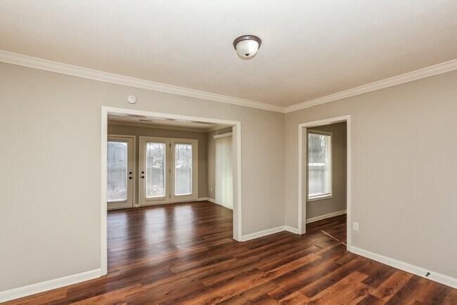 Building Photo - Beautiful 3 Bedroom Home