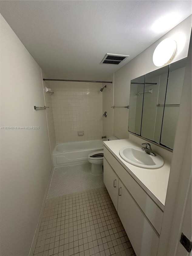 Foto del edificio - 5779 SW 72nd Ave